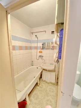 3-к квартира, 8/9 эт., 60м²
